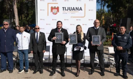 ENTREGA PRESIDENTE MUNICIPAL ISMAEL BURGUEÑO UNIDADES PATRULLA Y ARMAMENTO A LA POLICÍA MUNICIPAL