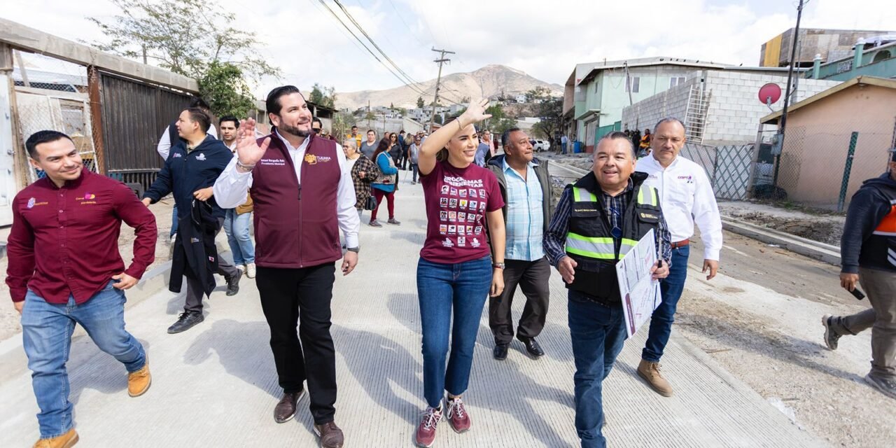 ACERCA GOBERNADORA MARINA DEL PILAR EL PROGRAMA “CORAZONES” A LA COLONIA ALTIPLANO DE TIJUANA CON SERVICIOS DE BIENESTAR Y OBRAS VIALES