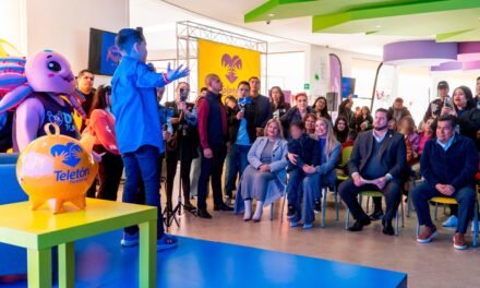 PALACIO MUNICIPAL SE ILUMINA DE AZUL EN EL DÍA MUNDIAL DEL AUTISMO