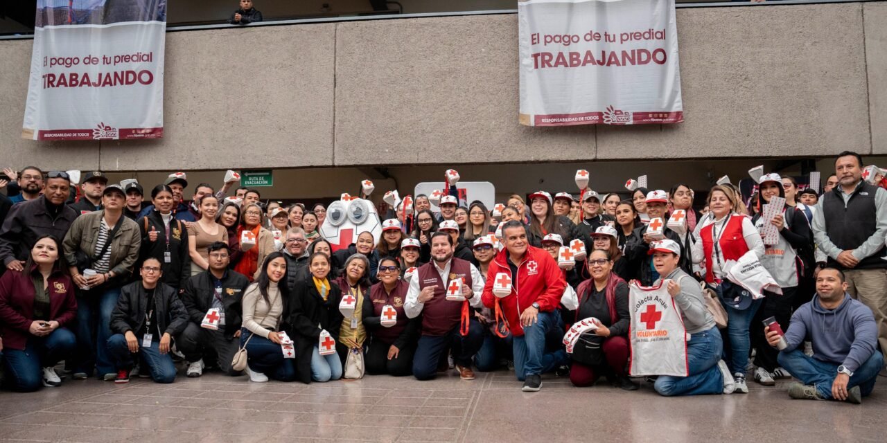 DA PRESIDENTE MUNICIPAL ISMAEL BURGUEÑO BANDERAZO DE ARRANQUE AL BOTEO MASIVO CRUZ ROJA 2025