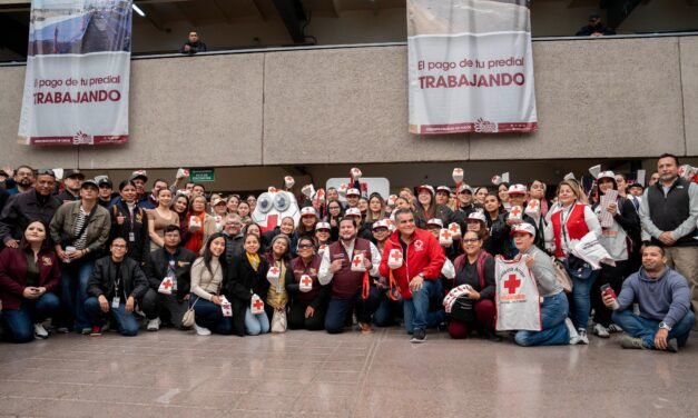 DA PRESIDENTE MUNICIPAL ISMAEL BURGUEÑO BANDERAZO DE ARRANQUE AL BOTEO MASIVO CRUZ ROJA 2025