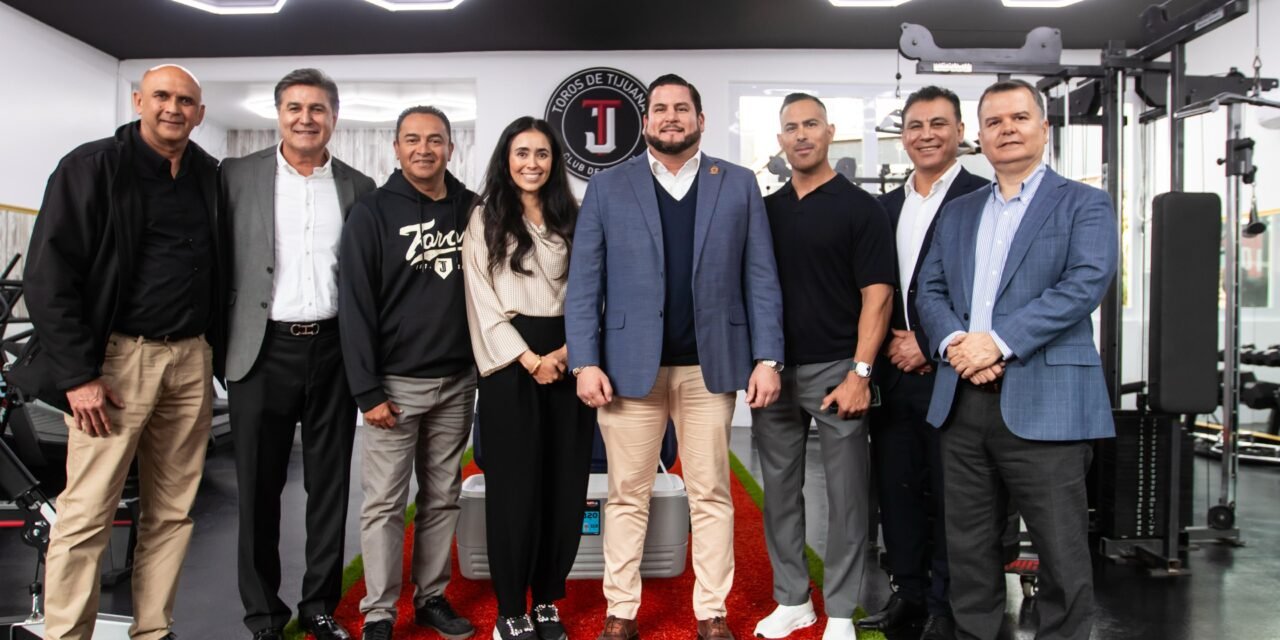ABANDERA ISMAEL BURGUEÑO AL EQUIPO DE BÉISBOL DE TOROS DE TIJUANA RUMBO A LA TEMPORADA 2025 DE LA LIGA MEXICANA DE BÉISBOL