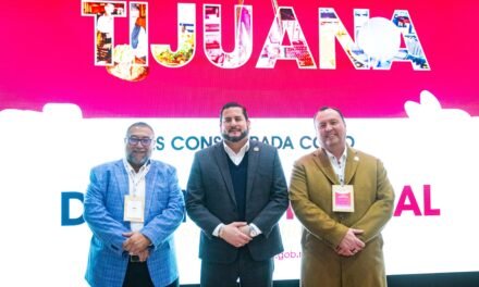 RECIBE PRESIDENTE ISMAEL BURGUEÑO DISTINTIVO NIVEL DE CALIDAD ORO PARA TIJUANA