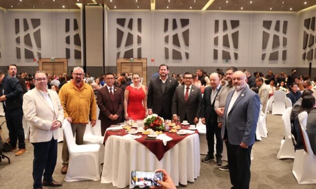 AYUNTAMIENTO DE TIJUANA SE SUMA AL INCREMENTO SALARIAL PARA MAESTROS ANUNCIADO POR LA PRESIDENTA SHEINBAUM