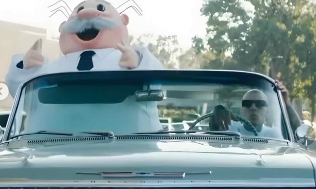 Travis Barker y el Dr. Simi: la colaboración que nadie vio venir (pero todos necesitábamos)