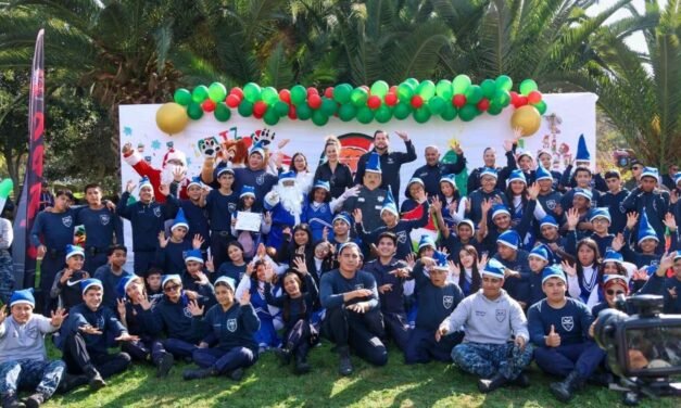 CONVIVE ISMAEL BURGUEÑO CON INTEGRANTES DE LA POLICÍA JUVENIL EN POSADA 2025